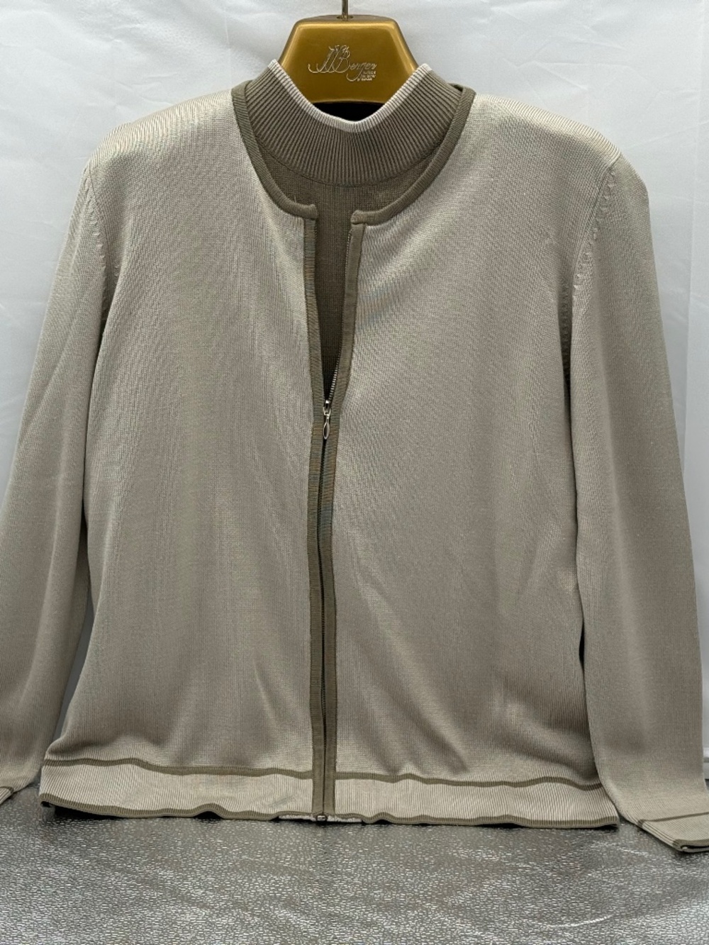 VP Collections Twinset Champagne and Ol